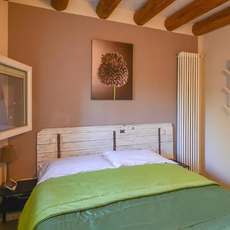 Pet Friendly In * Longare